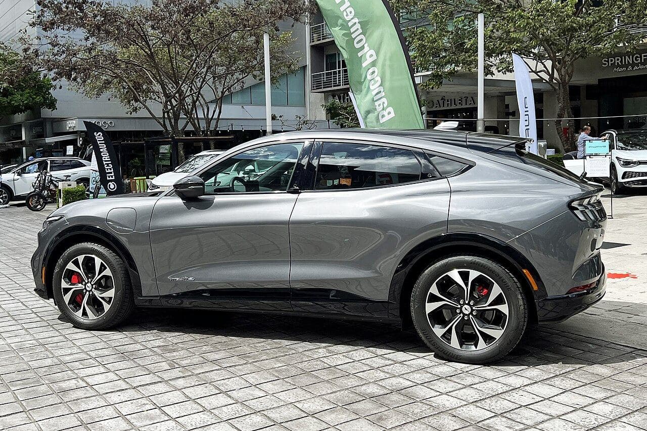 Ford Mustang Mach-E Extended Range RWD