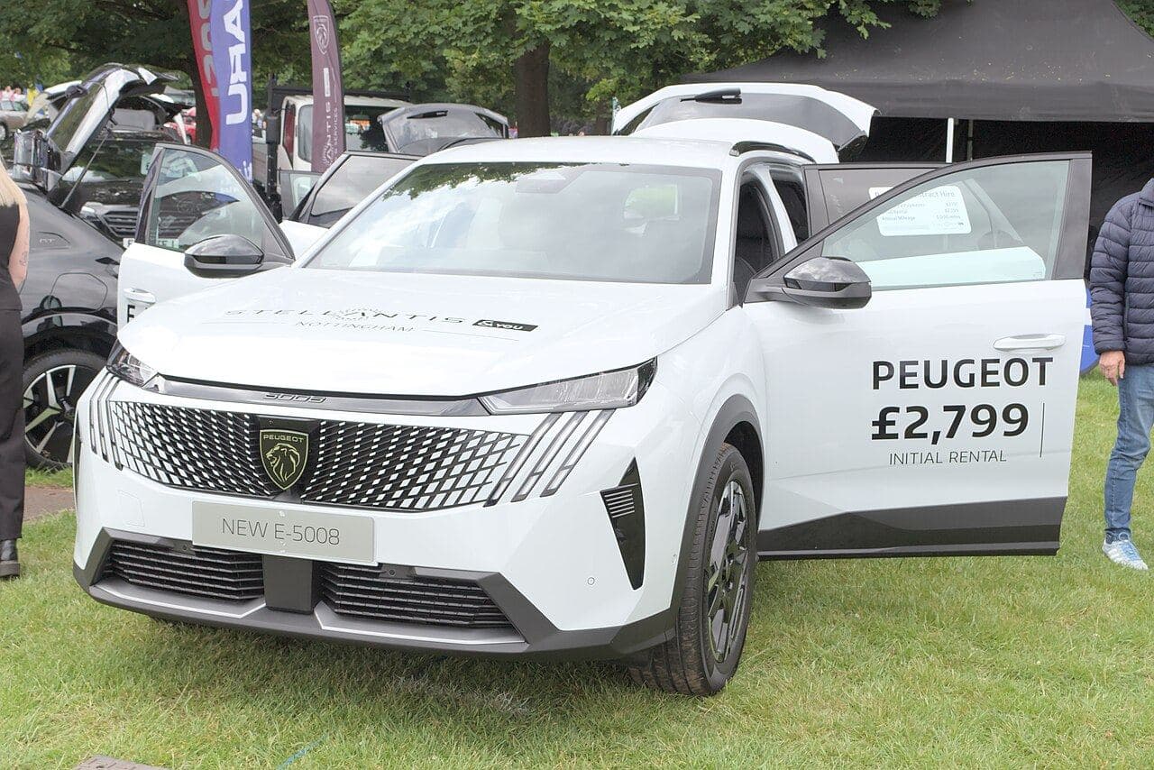 Peugeot E-5008 73 kWh