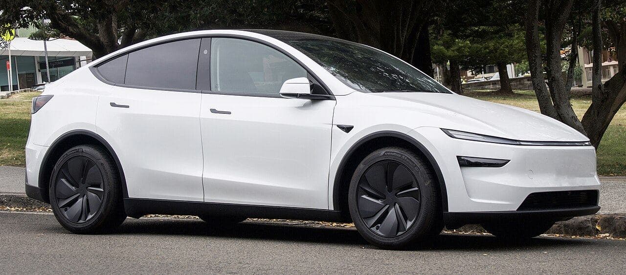Tesla Model Y Arkadan İtişli